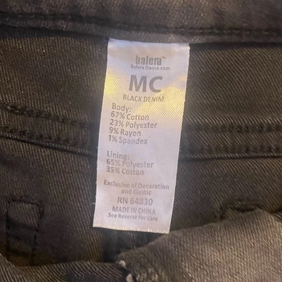 Black denim shorts. Size Medium - Picture 3 of 3